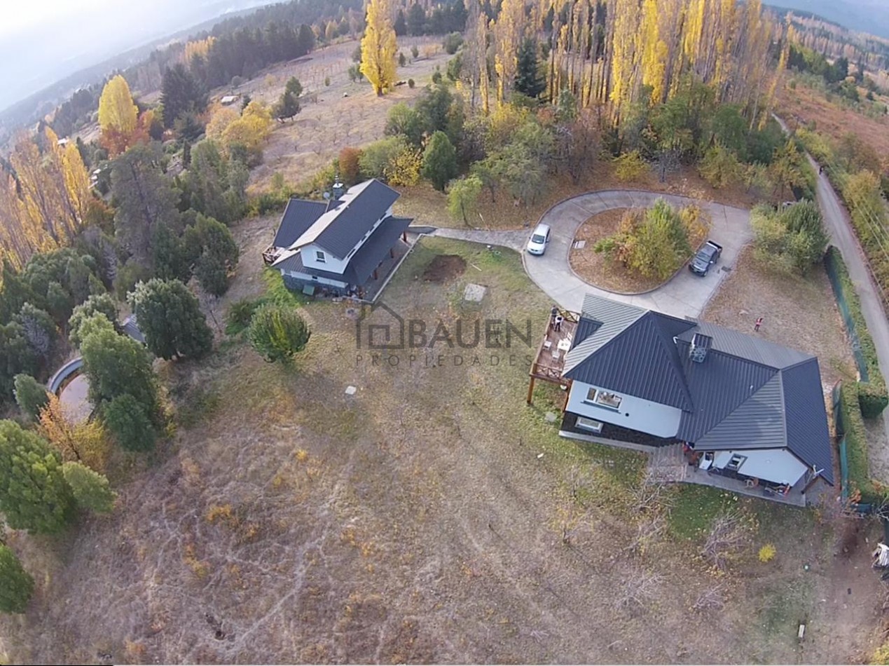 Casa quinta con quincho en ladera del Cerro Piltriquitron