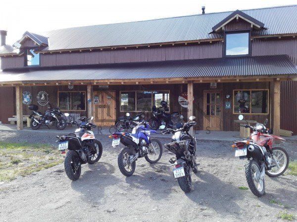 Excelente MotoClub en zona comercial B° Las Marias del Valle