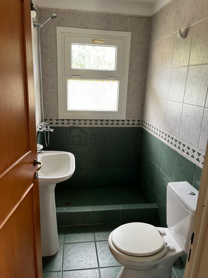 Casa quinta con quincho en ladera del Cerro Piltriquitron