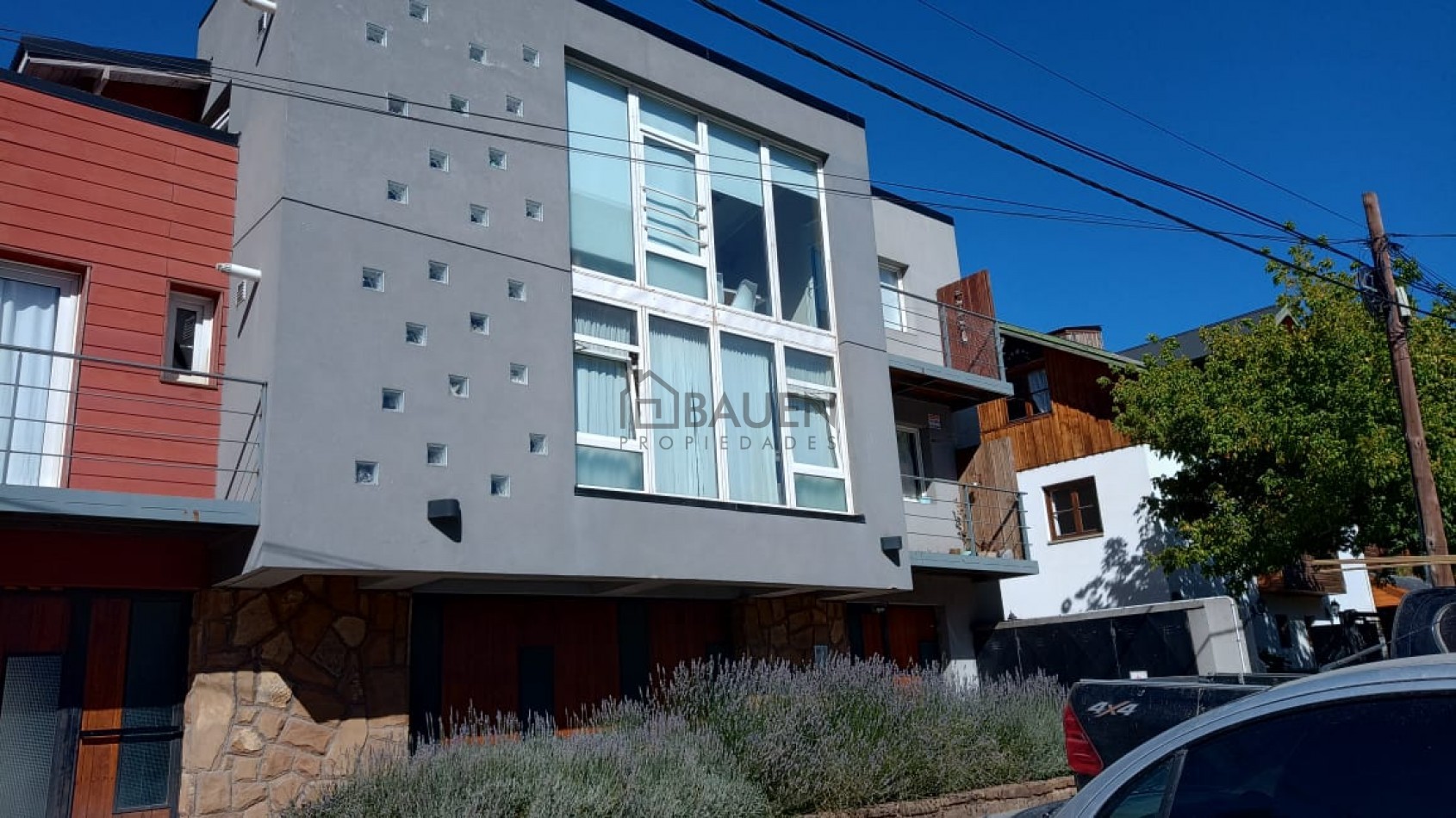Excelente departamento 3 ambientes con cochera TODOS LOS SERVICIOS
