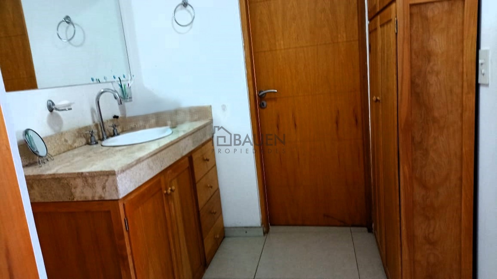 Excelente departamento 3 ambientes con cochera TODOS LOS SERVICIOS