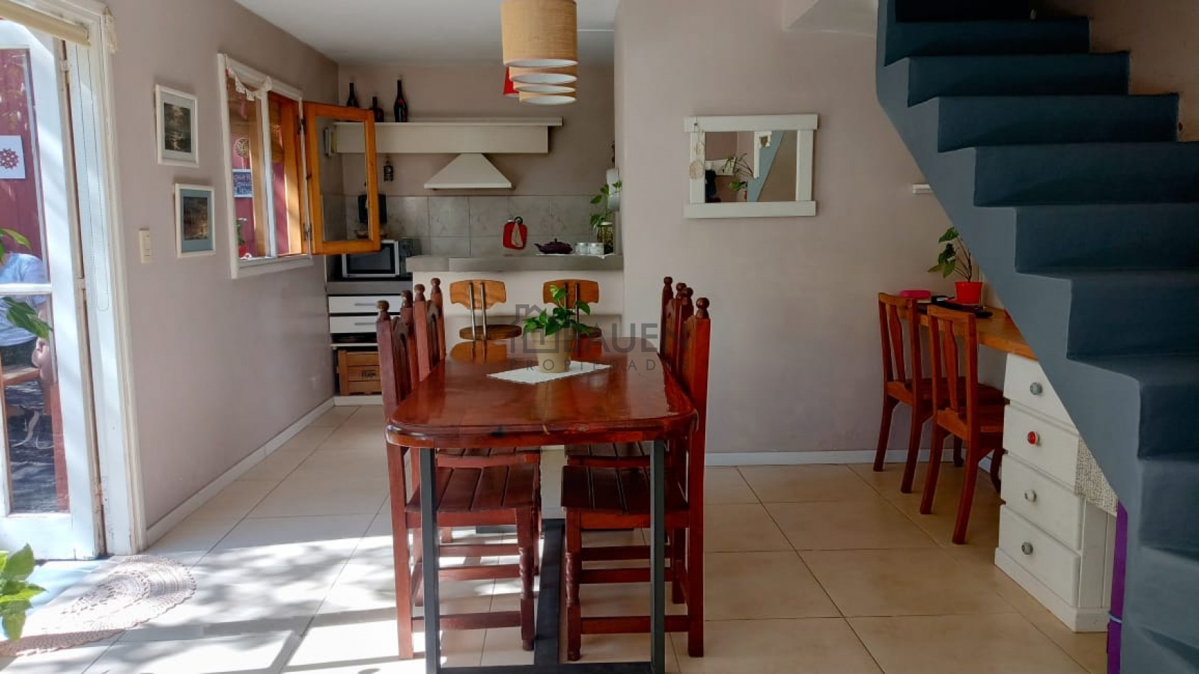 EXCELENTE DUPLEX CON PATIO EN PLENO CENTRO