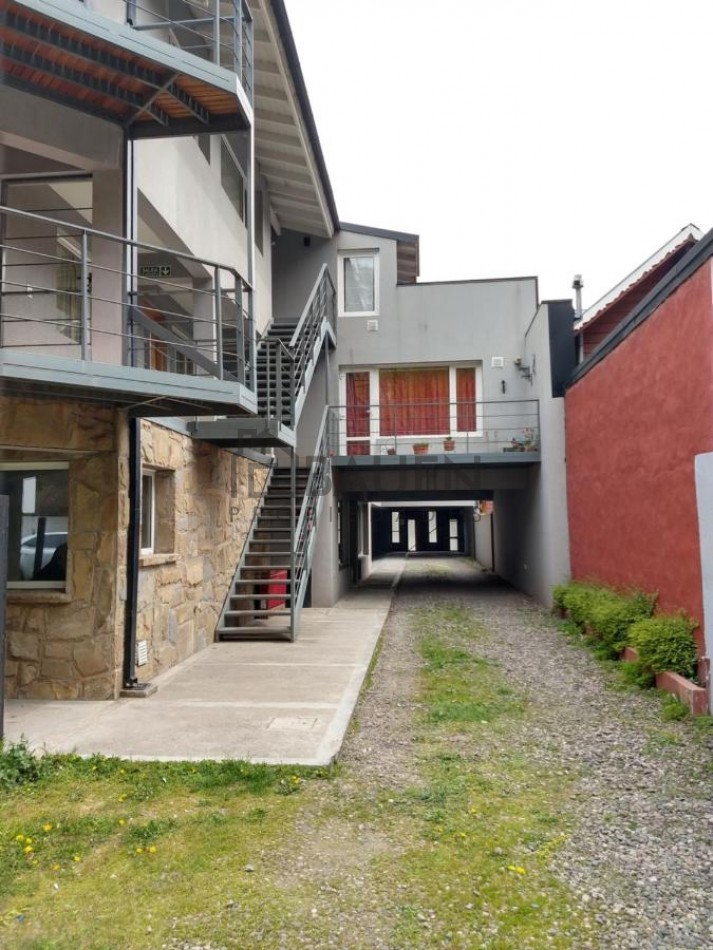 Excelente departamento 3 ambientes con cochera TODOS LOS SERVICIOS